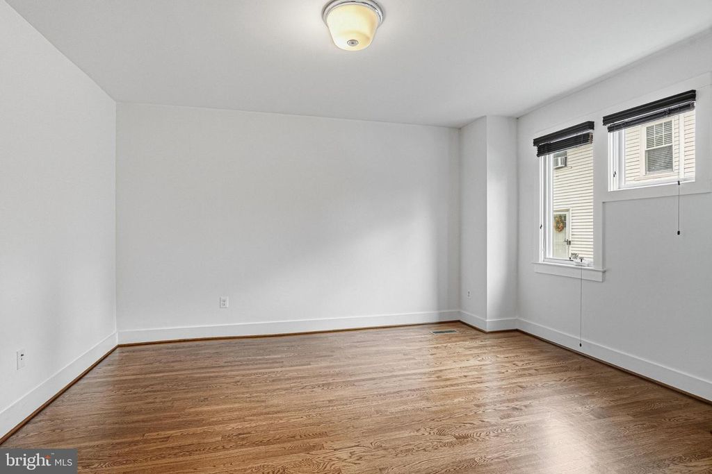 Image 43 of property listing at 2790 WASHINGTON BLVD, Arlington, VA 22201