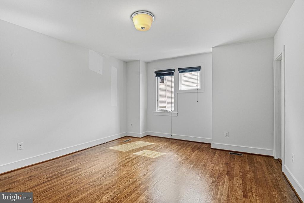 Image 44 of property listing at 2790 WASHINGTON BLVD, Arlington, VA 22201