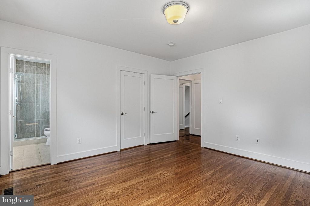 Image 45 of property listing at 2790 WASHINGTON BLVD, Arlington, VA 22201