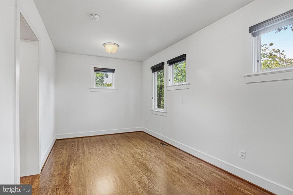 Image 46 of property listing at 2790 WASHINGTON BLVD, Arlington, VA 22201