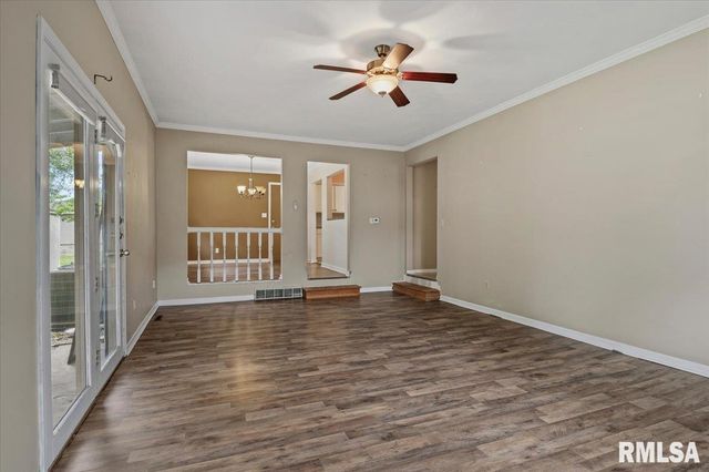 29 LONGBOW Lane, Springfield, IL 62704