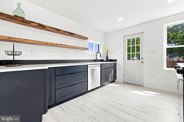 11 CHERRY ST, Pedricktown, NJ 08067