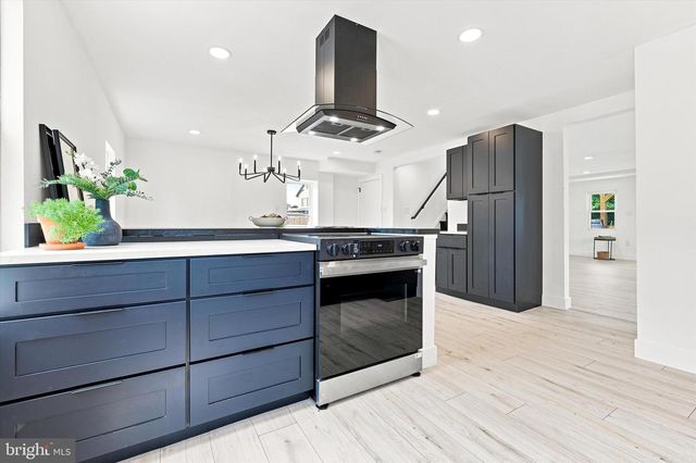 11 CHERRY ST, Pedricktown, NJ 08067
