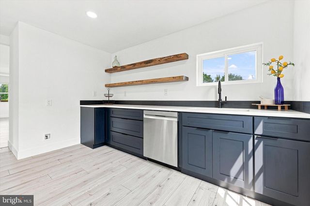 11 CHERRY ST, Pedricktown, NJ 08067
