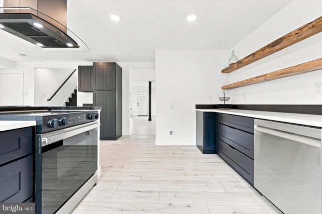 11 CHERRY ST, Pedricktown, NJ 08067