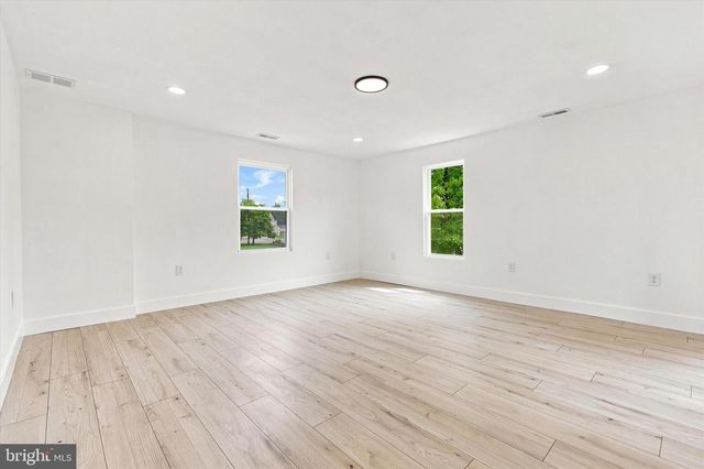 11 CHERRY ST, Pedricktown, NJ 08067