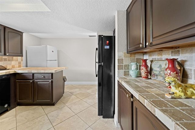 9131 HUNT CLUB LANE, Port Richey, FL 34668