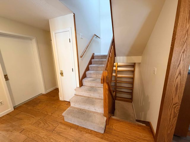 16 Robin Way, Brattleboro, VT 05301