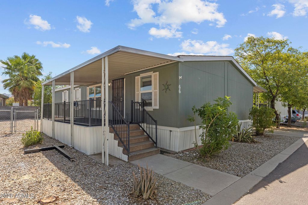 2200 N DELAWARE Drive 66, Apache Junction, AZ 85120 — exterior