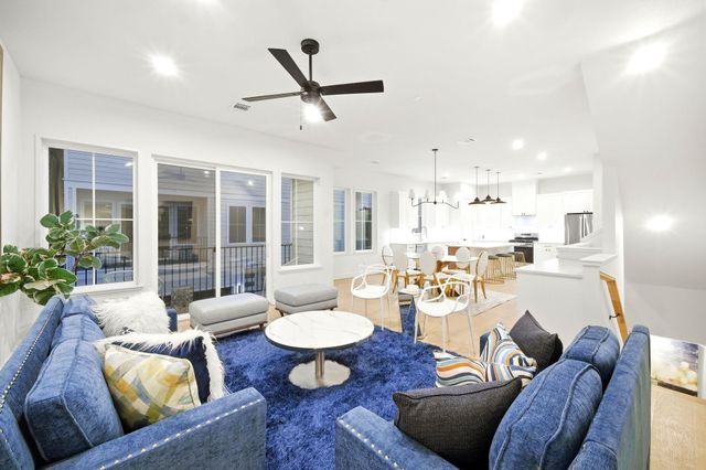 2212 Lou Ellen Lane E, Houston, TX 77018