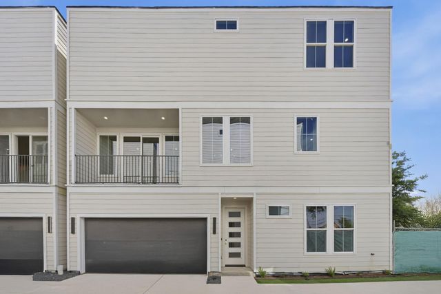 2212 Lou Ellen Lane E, Houston, TX 77018
