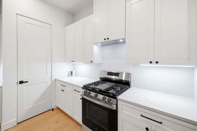 2212 Lou Ellen Lane E, Houston, TX 77018