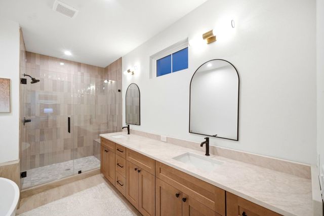 2212 Lou Ellen Lane E, Houston, TX 77018
