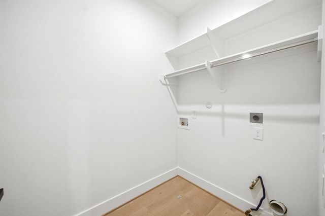 2212 Lou Ellen Lane E, Houston, TX 77018