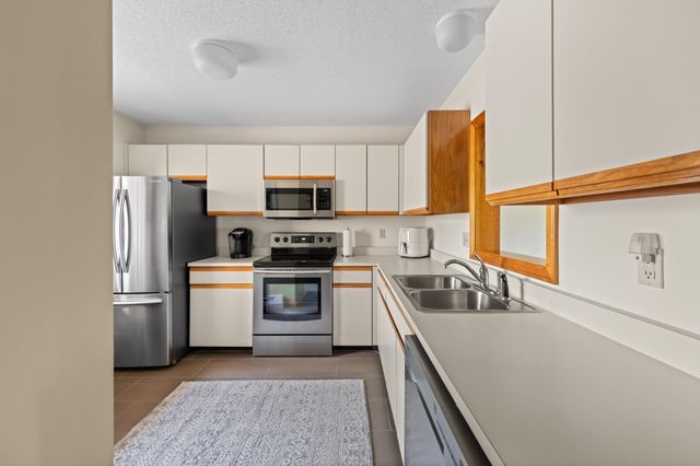 15 Tennis Lane B11, Thornton, NH 03285