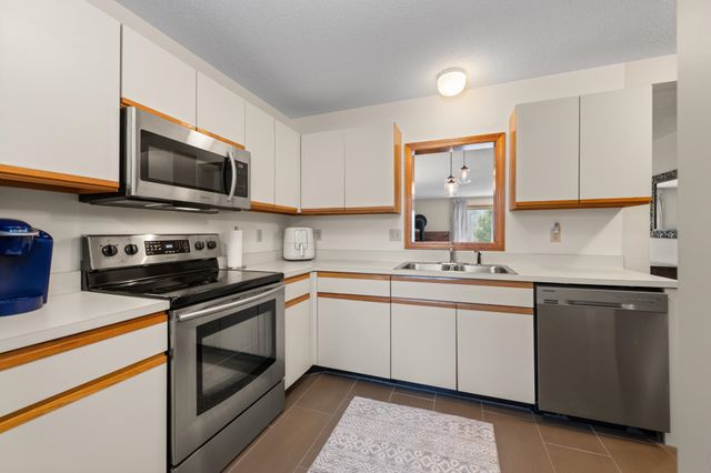15 Tennis Lane B11, Thornton, NH 03285