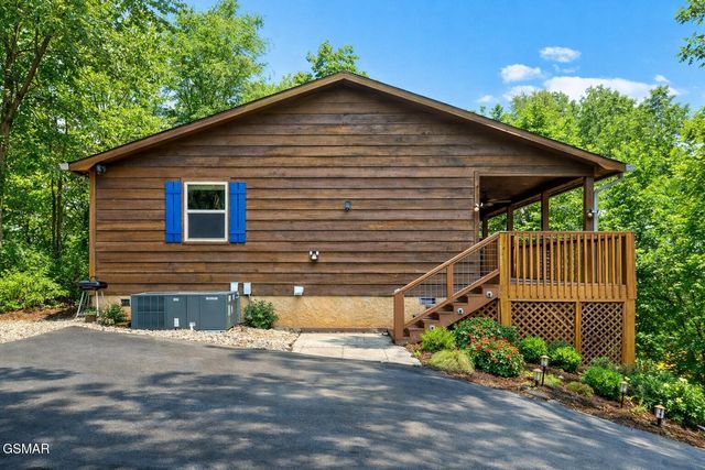 1001 Sunrise Boulevard, Sevierville, TN 37862