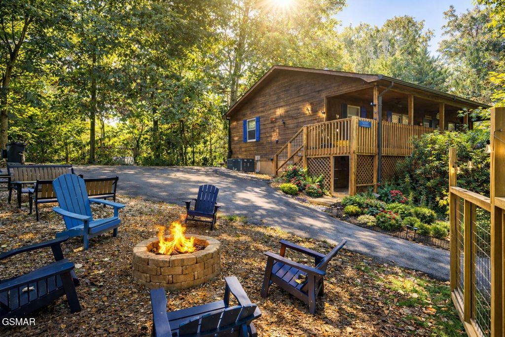 1001 Sunrise Boulevard, Sevierville, TN 37862