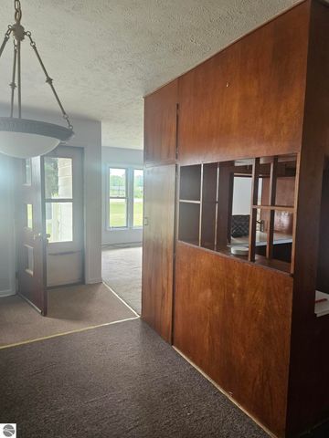 5640 W Houghton Lake Road, Lake City, MI 49651