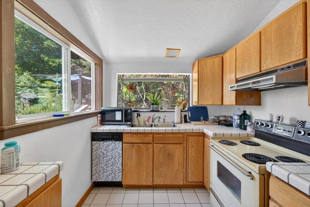 12040 Madrone Avenue, Felton, CA 95018