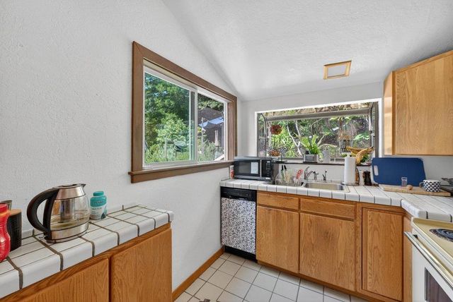 12040 Madrone Avenue, Felton, CA 95018