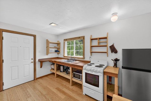 12040 Madrone Avenue, Felton, CA 95018