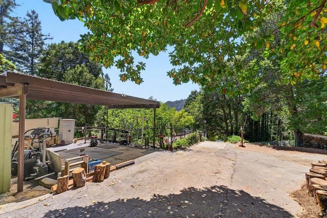 12040 Madrone Avenue, Felton, CA 95018