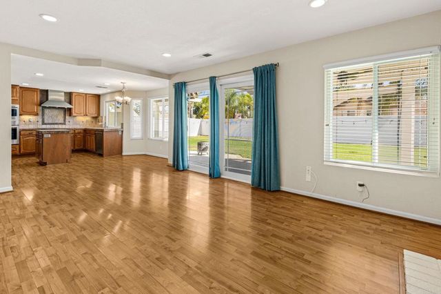 25471 Lacebark Drive, Murrieta, CA 92563