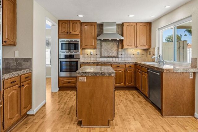 25471 Lacebark Drive, Murrieta, CA 92563