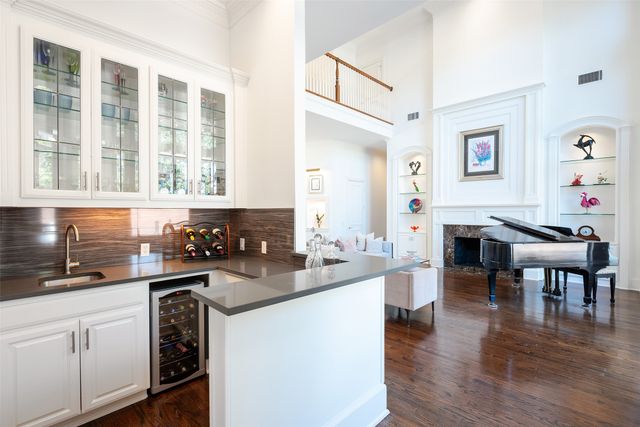 6631 Meadow Road, Dallas, TX 75230