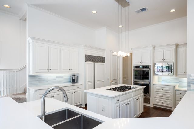 6631 Meadow Road, Dallas, TX 75230