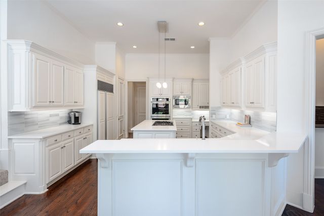 6631 Meadow Road, Dallas, TX 75230