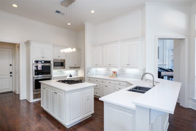 6631 Meadow Road, Dallas, TX 75230