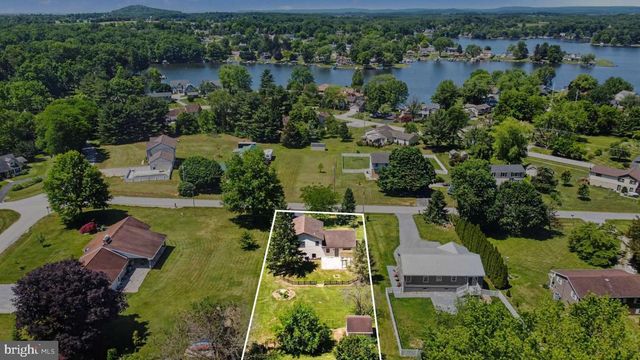 16 WADSWORTH DR, East Berlin, PA 17316