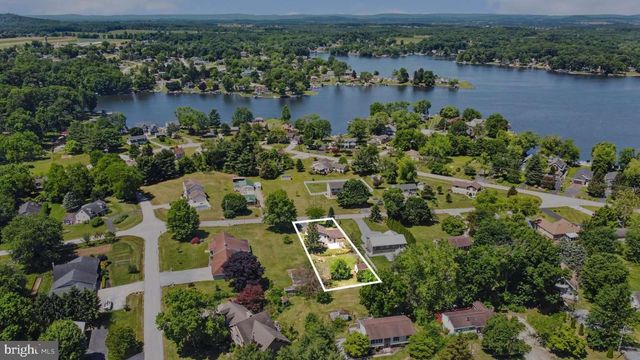 16 WADSWORTH DR, East Berlin, PA 17316