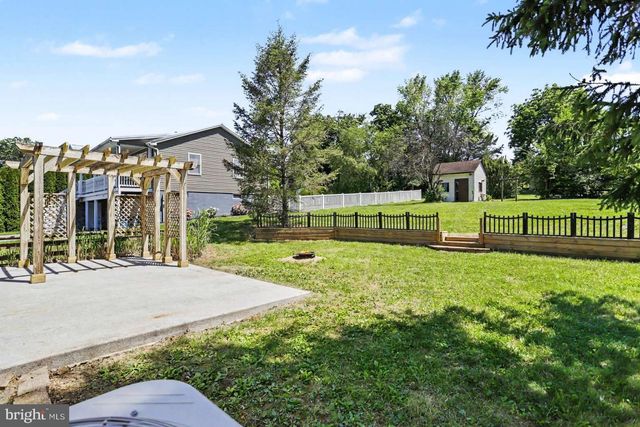 16 WADSWORTH DR, East Berlin, PA 17316