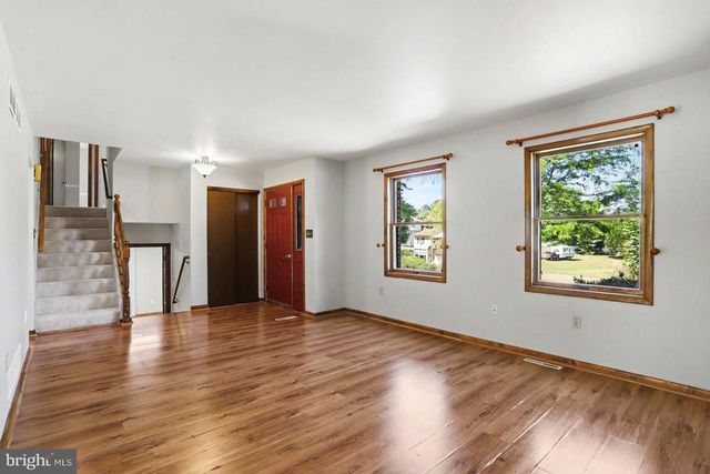 16 WADSWORTH DR, East Berlin, PA 17316