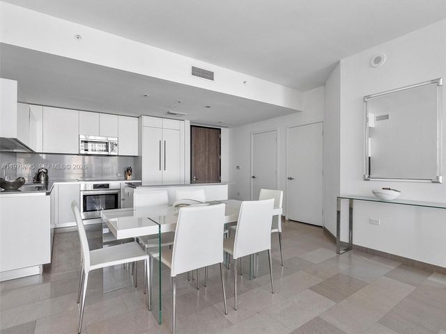 88 SW 7th St 2709, Miami, FL 33130