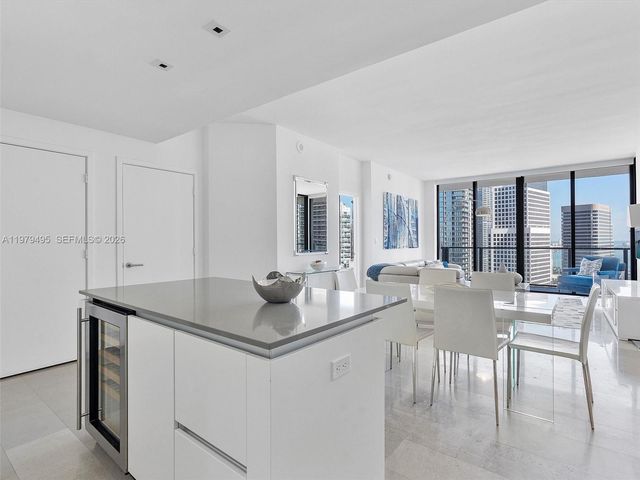 88 SW 7th St 2709, Miami, FL 33130