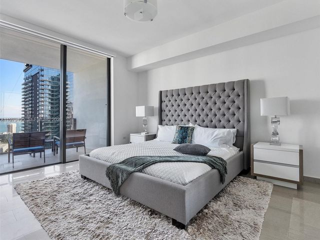 88 SW 7th St 2709, Miami, FL 33130