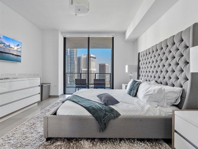 88 SW 7th St 2709, Miami, FL 33130