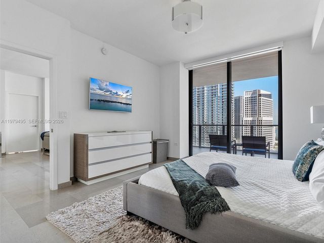 88 SW 7th St 2709, Miami, FL 33130