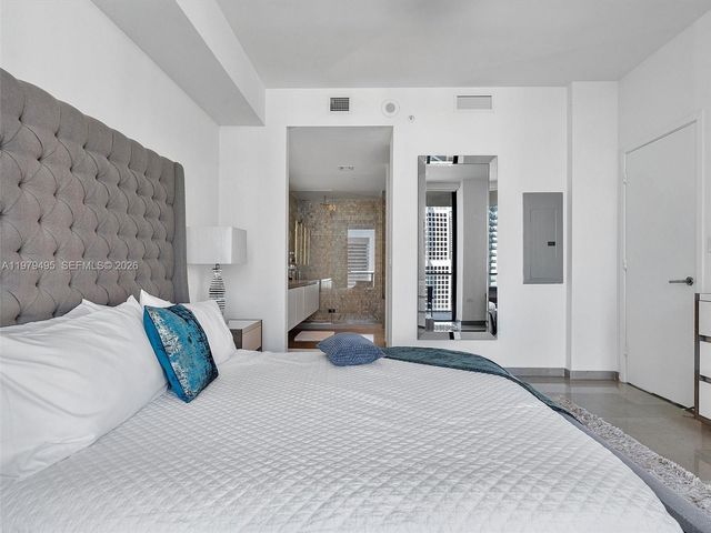 88 SW 7th St 2709, Miami, FL 33130