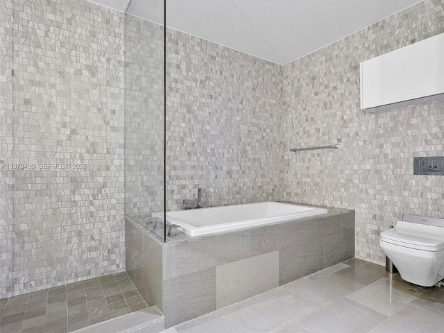 88 SW 7th St 2709, Miami, FL 33130