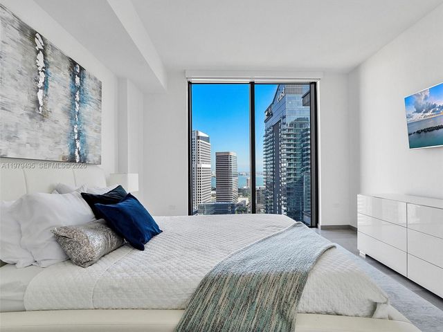 88 SW 7th St 2709, Miami, FL 33130