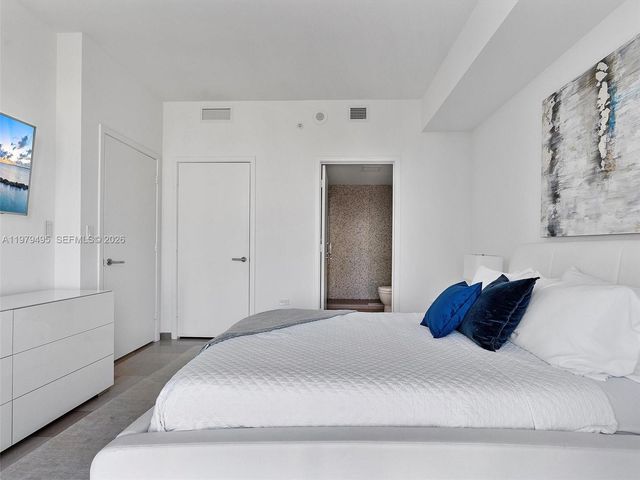 88 SW 7th St 2709, Miami, FL 33130