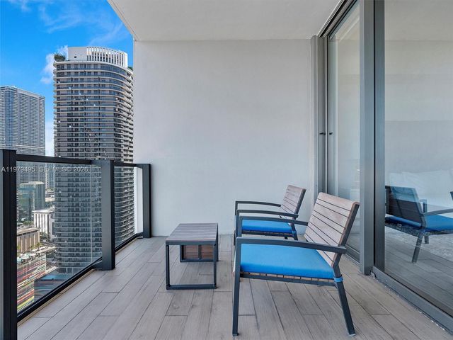 88 SW 7th St 2709, Miami, FL 33130