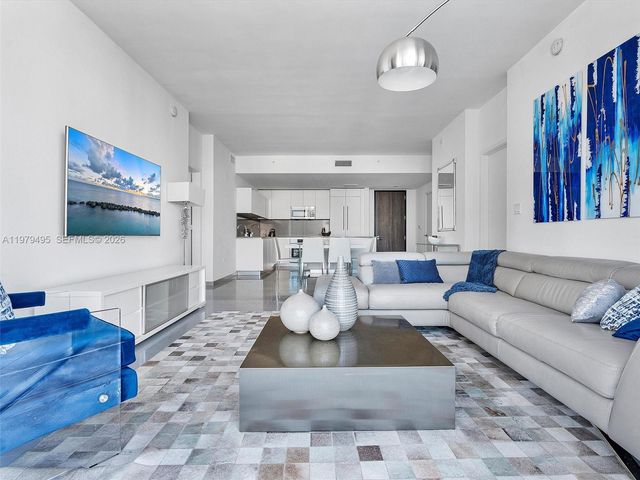 88 SW 7th St 2709, Miami, FL 33130