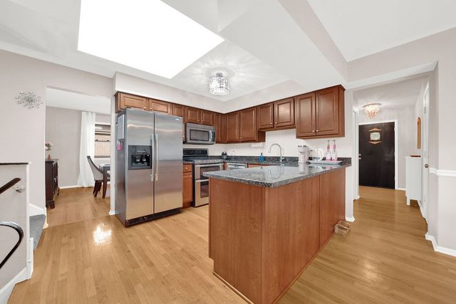6528 157th Street, Oak Forest, IL 60452