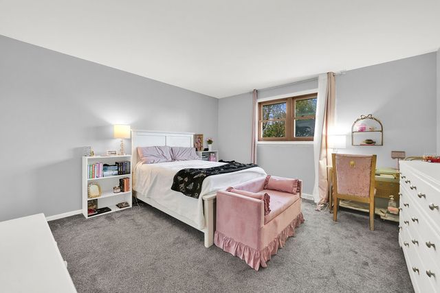 6528 157th Street, Oak Forest, IL 60452